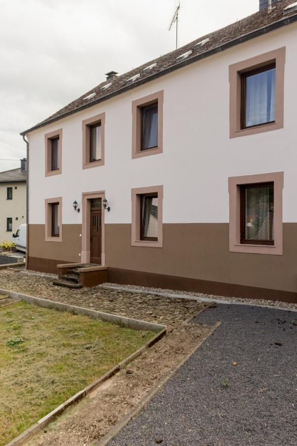 Harenhaus Bed and Breakfast Mannebach  Exteriör bild